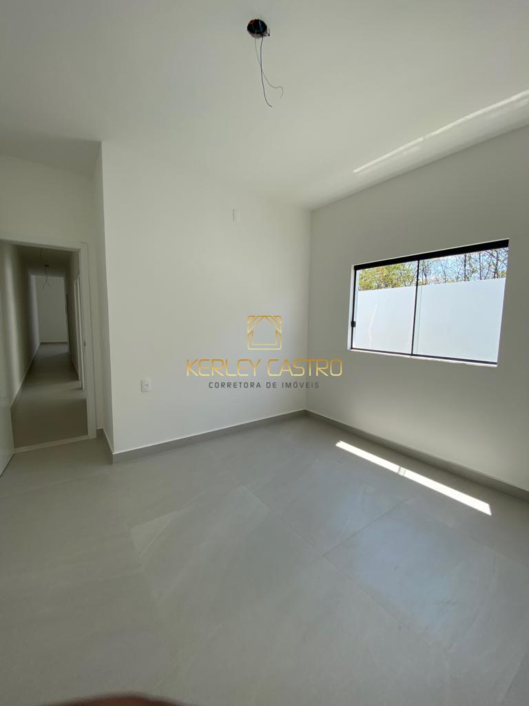 VENDO LINDAS CASA NO PORTAL DA SERRA, COM TRÊS OU DOIS QUARTOS 